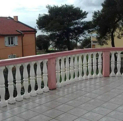 Apartament Misak *